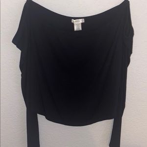 Black Crop top with sleeves 🌚